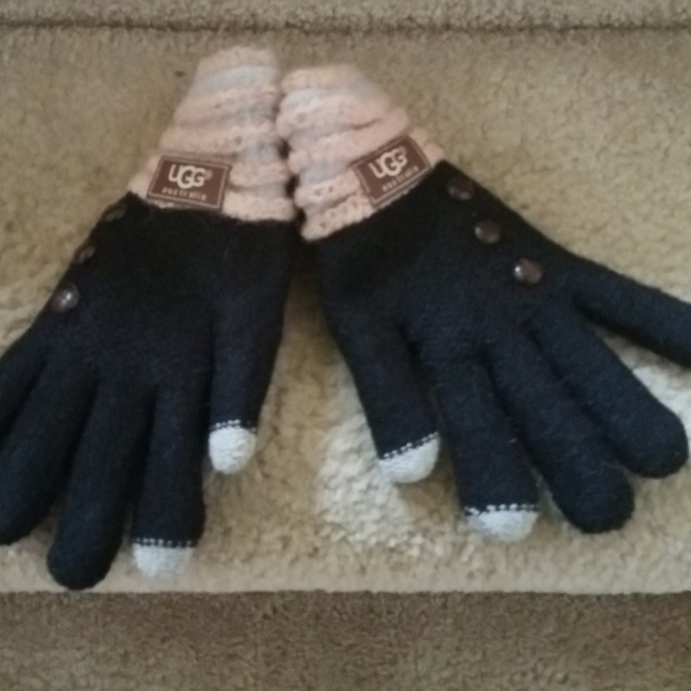 UGGs gloves
